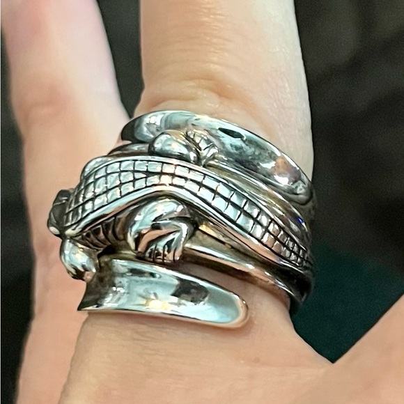 Kieselstein Cord Ring with Diamond Eyes - Picture 2 of 6